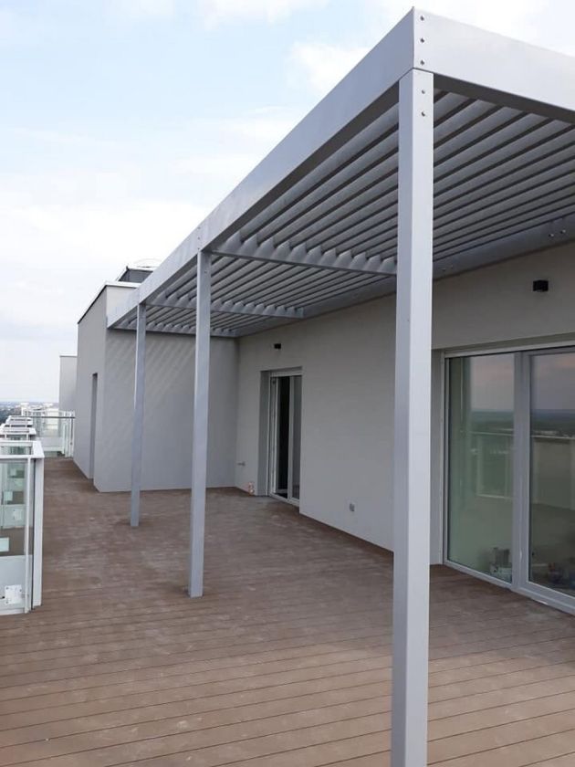 Pergola drewniana ogrodowa wykonana z drewna konstrukcyjnego